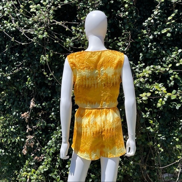 💋NWT House Of Harlow x Sophia Richie Golden Tie Dye Short & Crop Top Set - Picture 11 of 16